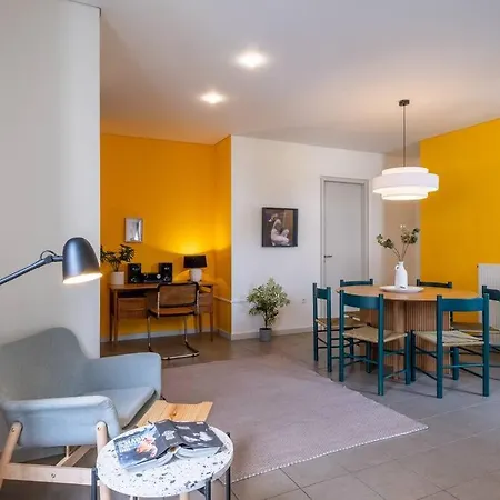 Award-winning Yellow-spot Apartment Athens