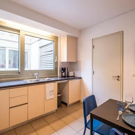Apartment Award-winning Yellow-spot