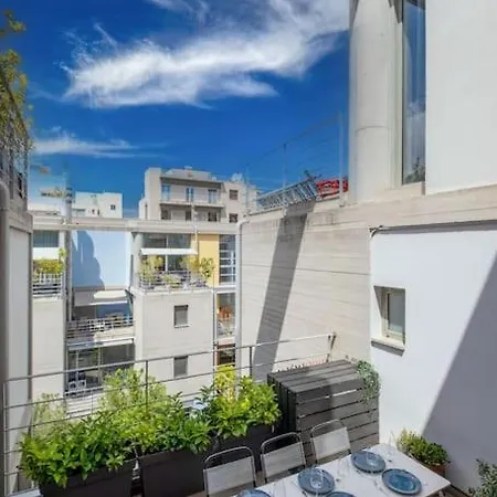 Award-winning Yellow-spot Athens